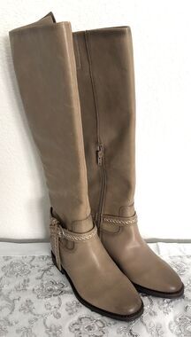 Lucky Brand Maltet Tall Buckle Riding Boot Silver Cloud Leather 8M Grayish Beige